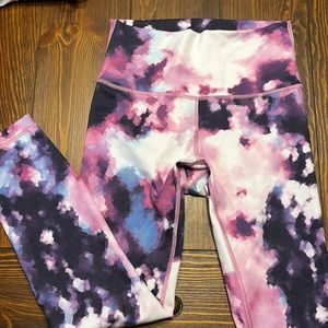 Lululemon size 6 wunder under leggings 7/8 length in pink/purple